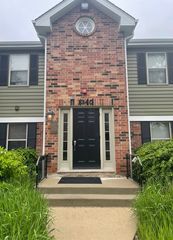1340 McDowell Rd #103, Naperville, IL 60563