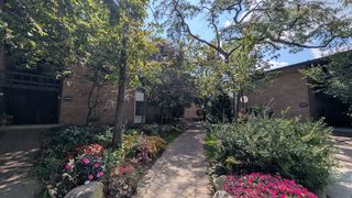 5534 E  Lake Dr #B, Lisle, IL 60532