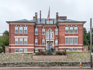926 Southbridge St #3, Worcester, MA 01610