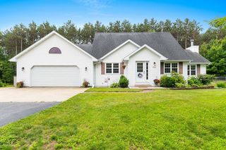 6383 Kelly Jo Dr, Abrams, WI 54101