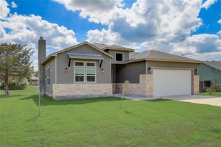 121 Naalehu Ct, Bastrop, TX 78602