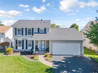 82 Constance Way W, Rochester, NY 14612