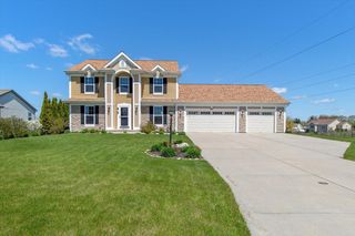 3187 Sherman Parc CIRCLE, Jackson, WI 53037