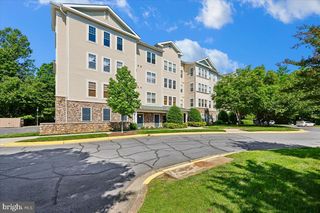 310 High Gables Dr #307, Gaithersburg, MD 20878