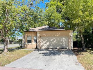 890 NW 25th Ave, Fort Lauderdale, FL 33311