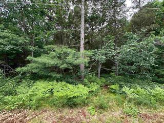 145 Oakridge Dr, Marquette, MI 49855