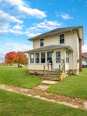 103 W  Grove St, Mc Connell, IL 61050