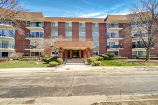 1025 S  Fernandez Ave #4M, Arlington Heights, IL 60005