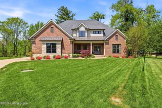 3404 Cabin Cir, Glenview Hills, KY 40222