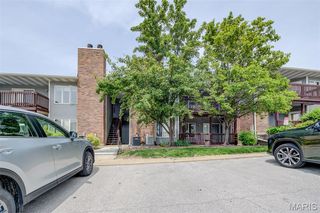 906 King Dr #2B, Saint Charles, MO 63303