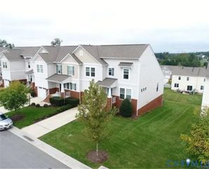 652 Abbey Village Cir, Midlothian, VA 23114