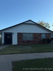 312 W  Pecan St, Coweta, OK 74429
