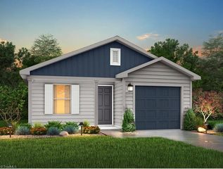 415 Regency Ln, Eden, NC 27288