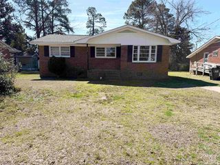 313 Dickson Dr., Marion, SC 29571