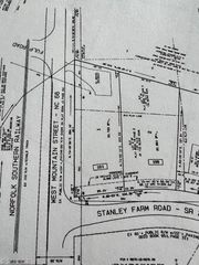 101 Stanley Farm Rd #1, Kernersville, NC 27284