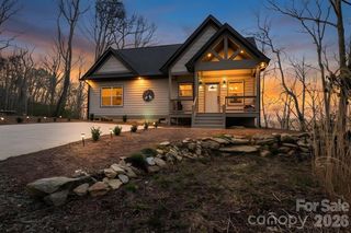1474 Locust Grove Rd, Hendersonville, NC 28792