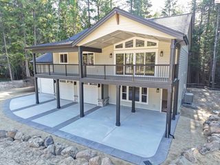 240 Brown Bear Dr, Nordman, ID 83848