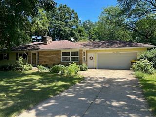 201 N  Williams St, Stockbridge, MI 49285