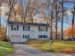 5 Sachem Lane, Ledyard, CT 06339