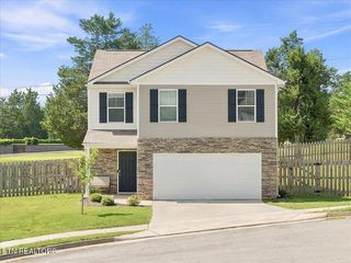 1066 Greenway Dr, Morristown, TN 37813