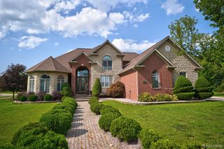 3382 Creekview Dr, Davison, MI 48423