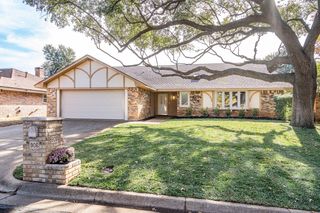 906 Purdue Dr, Arlington, TX 76012