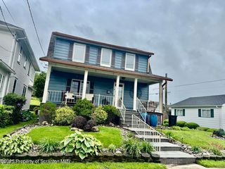 918 Hemlock St, Scranton, PA 18505