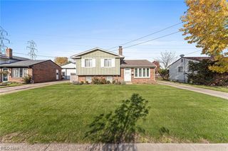 6082 Middlebrook Blvd, Brookpark, OH 44142
