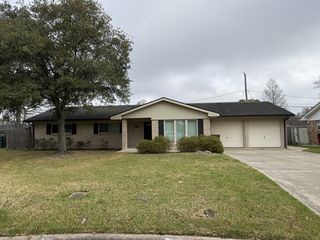 6360 Pansy Dr, Beaumont, TX 77706