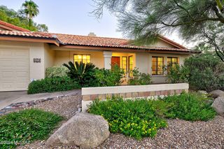 5725 N  Via Umbrosa, Tucson, AZ 85750