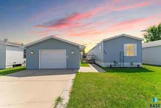 6018 S  Belfair Pl, Sioux Falls, SD 57106