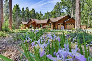14166 Loma Rica Dr, Grass Valley, CA 95945
