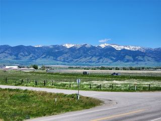 1002 Cruiser Ln #F, Belgrade, MT 59714