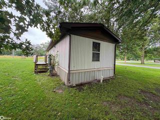 1051 SW Main St, Kahoka, MO 63445