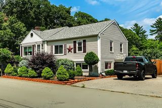 134 Bismark St, New Bedford, MA 02745