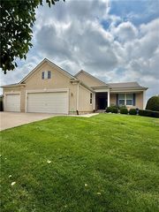 23721 W  88th St, Lenexa, KS 66227