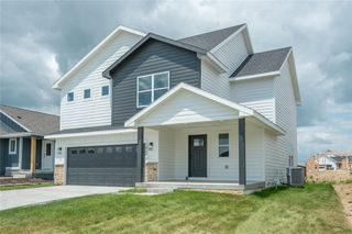 18217 Alpine Dr, Clive, IA 50325
