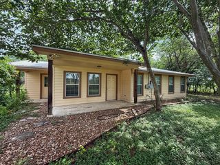 3339 Marion Rd, Marion, TX 78124