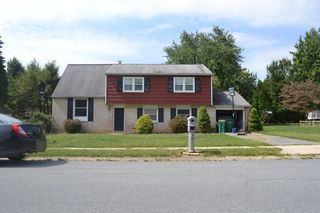 1718 Crooked Oak Dr, Lancaster, PA 17601