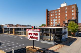 N  Main St, Anderson, SC 29621