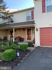 504 Campus Dr, Perkasie, PA 18944