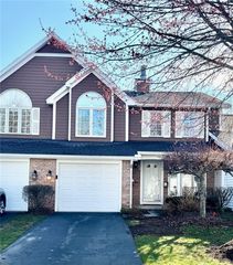 32 Wind Loft Cir, Fairport, NY 14450