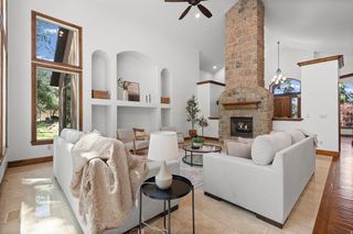 10637 S  Crescent Bend Dr, Sandy, UT 84070