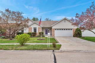6 Seabiscuit Dr, Saint Charles, MO 63301