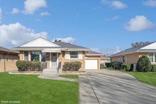 8514 W  Brodman Ave, Chicago, IL 60656