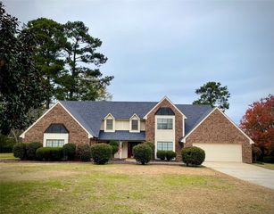 906 Edgewood Dr, Homer, LA 71040