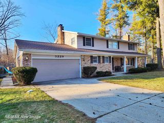 3229 Delevan Dr, Saginaw, MI 48603