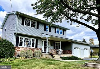 9 Periwinkle Ln, Hamilton, NJ 08619