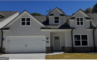 65 Village Ct, Cleveland, GA 30528