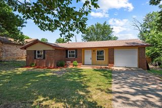 5008 Macklyn Ct, Bartlesville, OK 74006